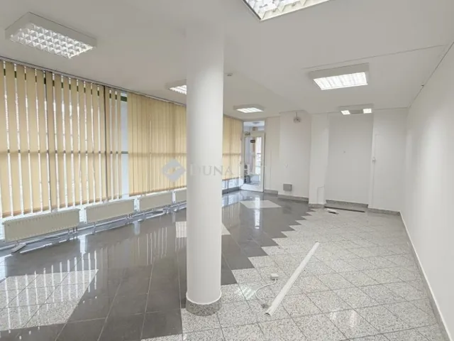 Kiadó kereskedelmi és ipari ingatlan Eger 88 nm