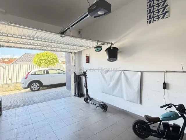 Eladó garázs Eger, Károlyváros 16 nm