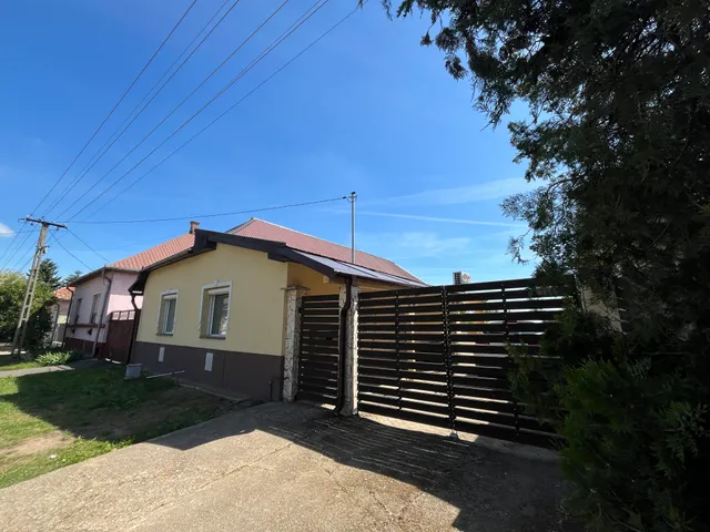 Eladó ház Rakamaz 75 nm
