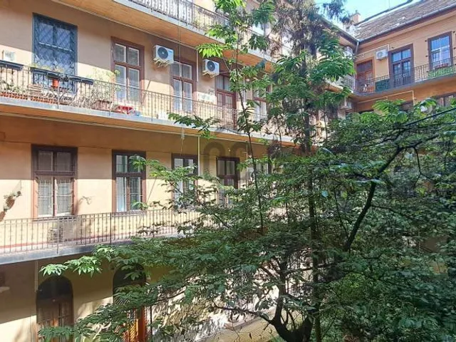 Eladó lakás Budapest VIII. kerület, Palotanegyed 128 nm