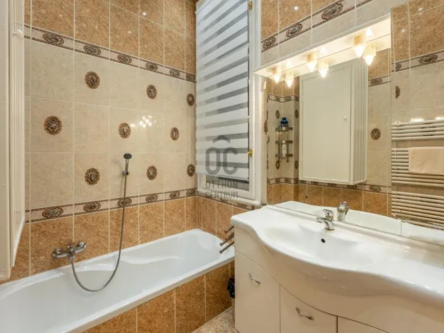 Eladó lakás Budapest VI. kerület 67 nm