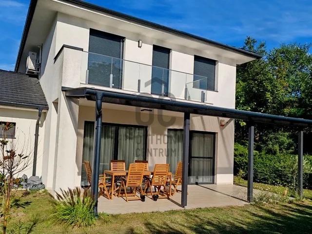 Eladó ház Fót 155 nm