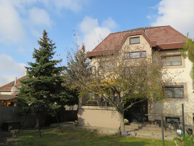 Eladó ház Budapest XVI. kerület, Rákosszentmihály 200 nm