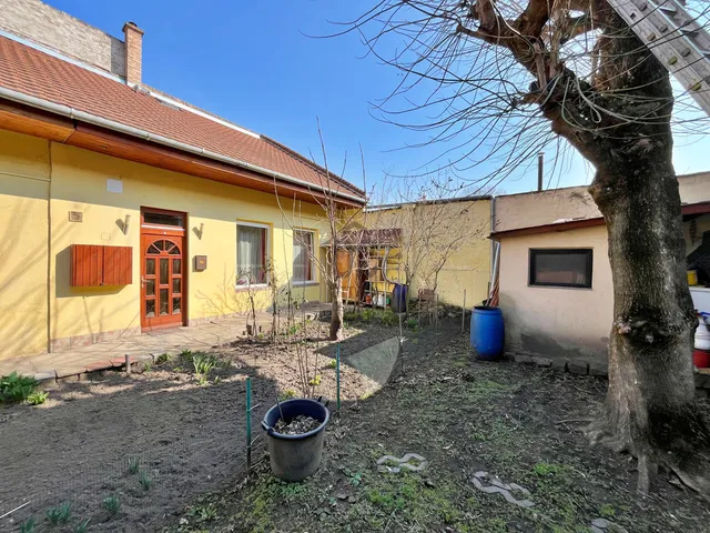 Eladó lakás Budapest X. kerület, Óhegy 32 nm