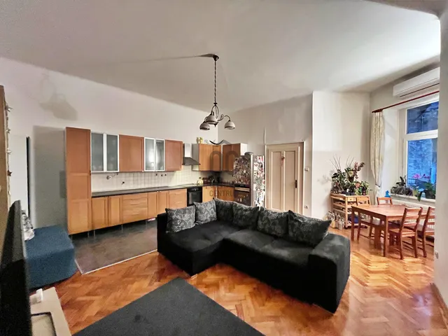 Eladó lakás Budapest VI. kerület 72 nm