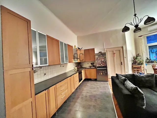 Eladó lakás Budapest VI. kerület 72 nm