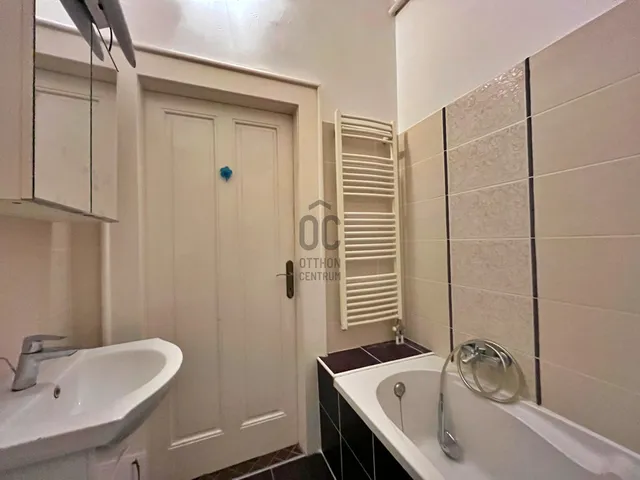 Eladó lakás Budapest VI. kerület 72 nm