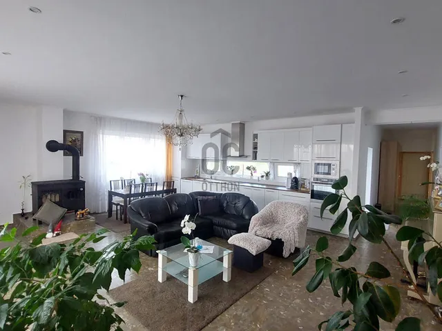 Eladó ház Nagytarcsa 185 nm