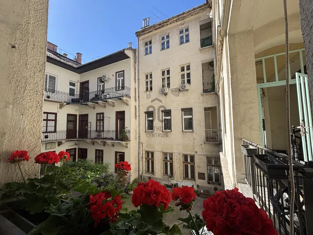 Eladó lakás Budapest VI. kerület 101 nm