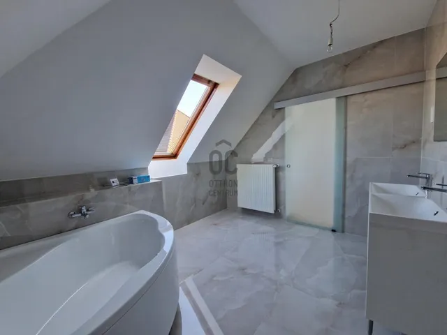 Eladó lakás Budapest XVIII. kerület, Ganzkertváros 162 nm