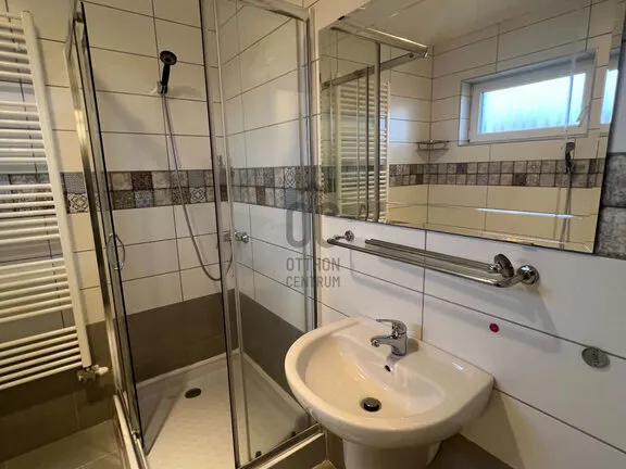 Eladó ház Budapest XVII. kerület, Rákoskert 204 nm