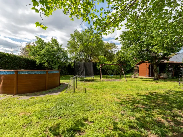 Eladó ház Budapest XVII. kerület, Felső-Rákoshegy 240 nm