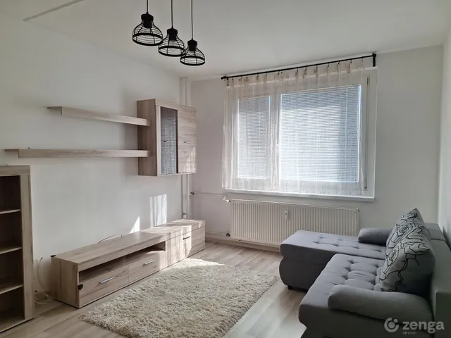 Kiadó lakás Győr, Adyváros 36 nm
