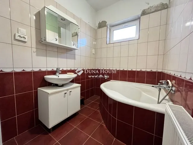 Eladó ház Tápiószecső 137 nm