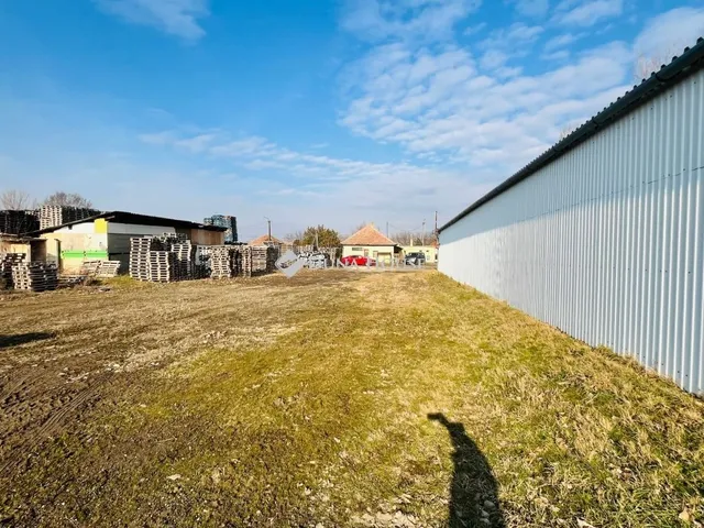 Eladó kereskedelmi és ipari ingatlan Tápióbicske 954 nm