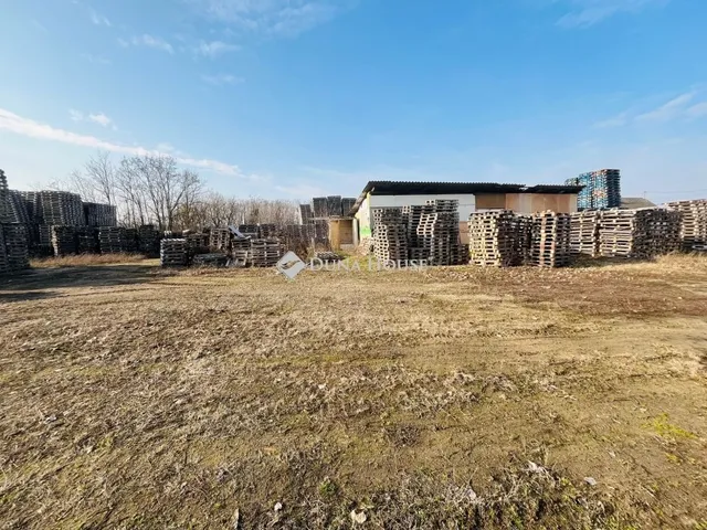 Eladó kereskedelmi és ipari ingatlan Tápióbicske 954 nm