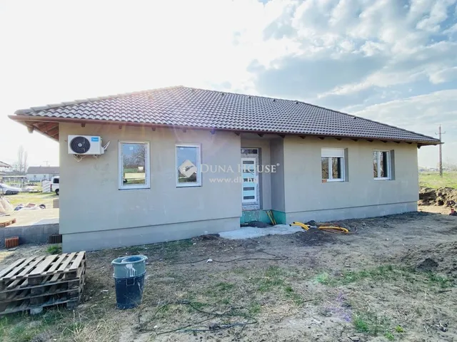Eladó ház Bénye 88 nm