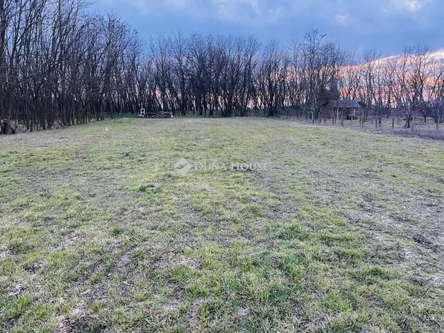 Eladó telek Pilis 1668 nm