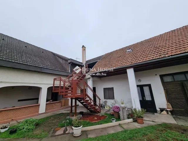 Eladó ház Szigetszentmárton 280 nm