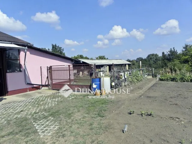Eladó ház Tápiószecső 270 nm