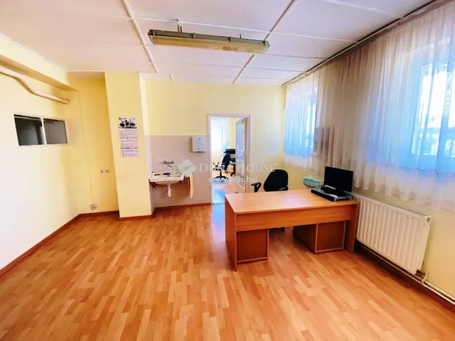 Eladó kereskedelmi és ipari ingatlan Seregélyes 1135 nm