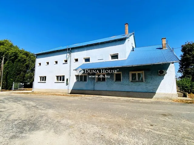 Eladó kereskedelmi és ipari ingatlan Seregélyes 1135 nm