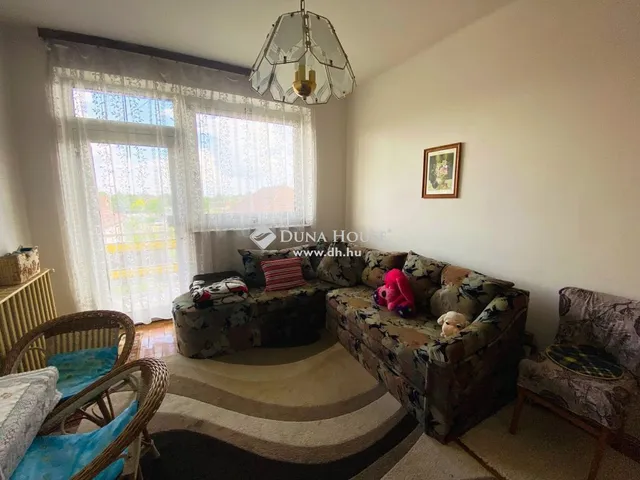 Eladó ház Tápiószecső 200 nm