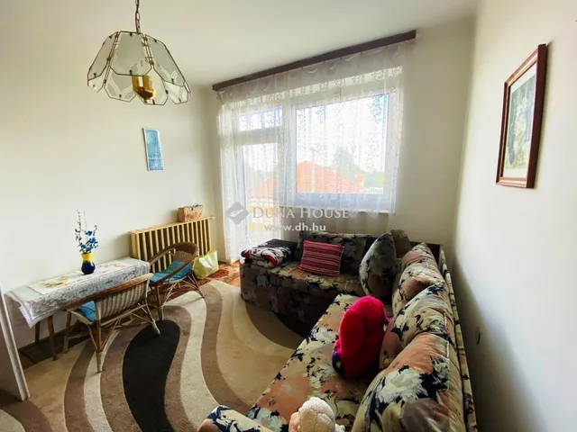 Eladó ház Tápiószecső 200 nm