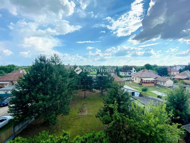 Eladó ház Tápiószecső 200 nm