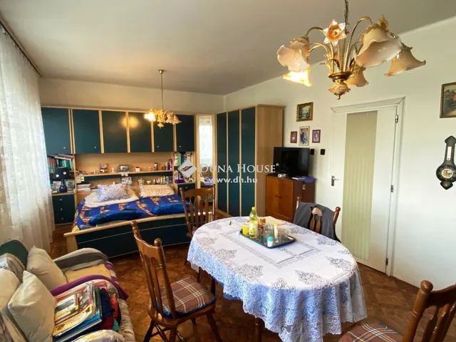 Eladó ház Tápiószecső 200 nm