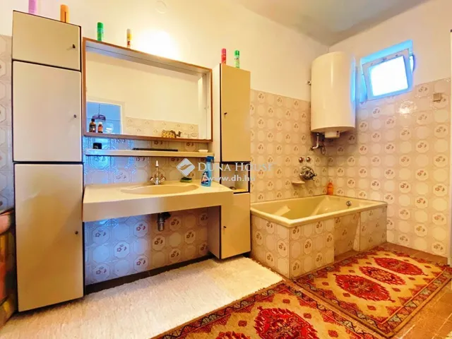 Eladó ház Tápiószecső 200 nm