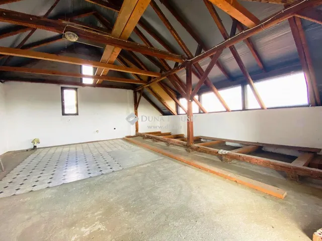 Eladó ház Tápiószecső 200 nm