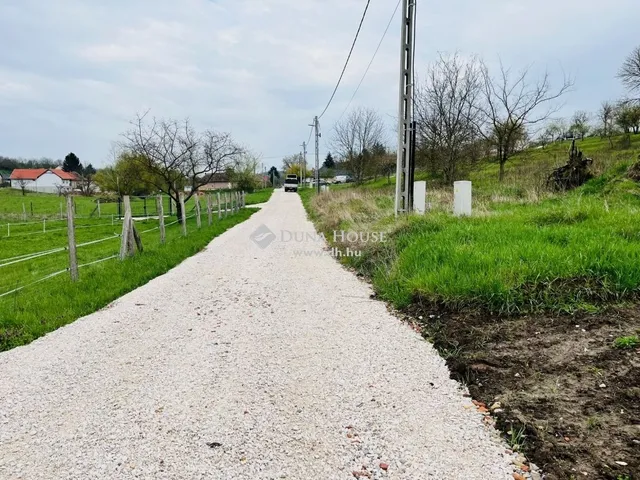 Eladó telek Bénye 900 nm