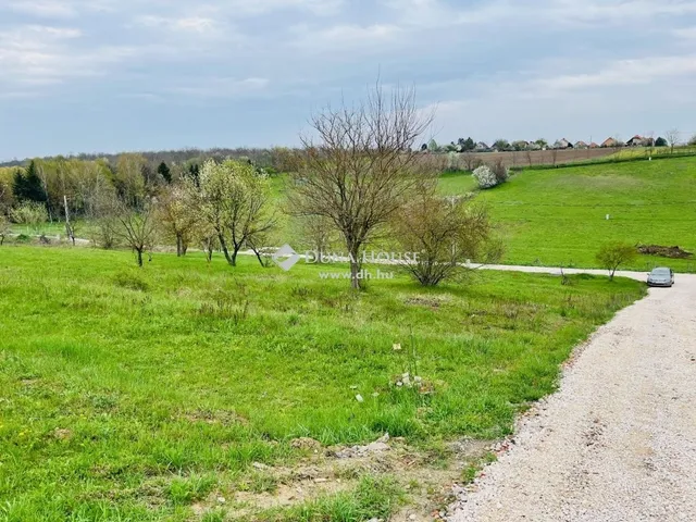 Eladó telek Bénye 900 nm