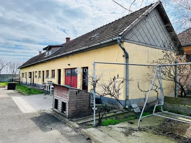 Eladó ház Szentmártonkáta 96 nm