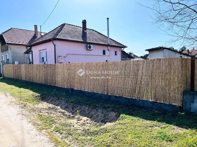 Eladó ház Tápiószecső 72 nm