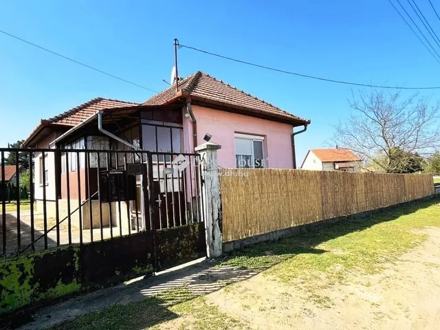 Eladó ház Tápiószecső 72 nm