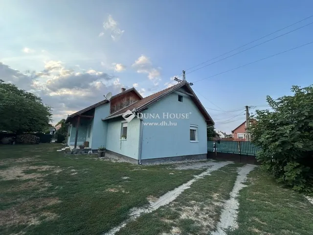 Eladó ház Dömsöd 145 nm