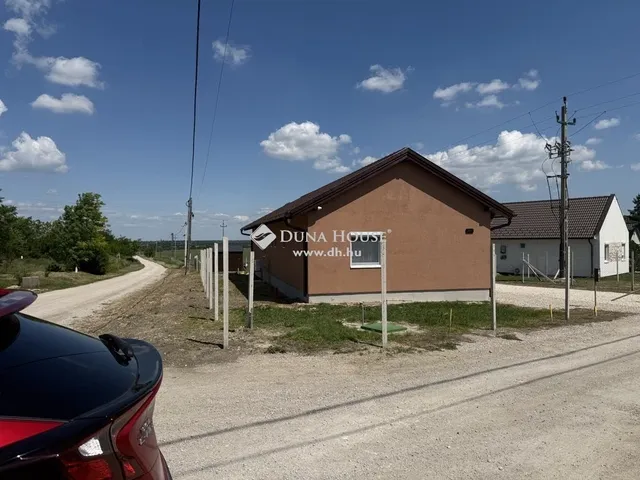 Eladó telek Úrhida 1078 nm