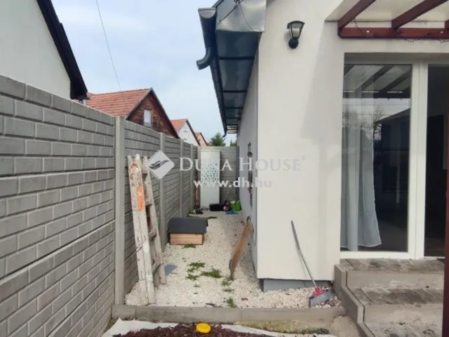 Eladó kereskedelmi és ipari ingatlan Szigethalom 42 nm