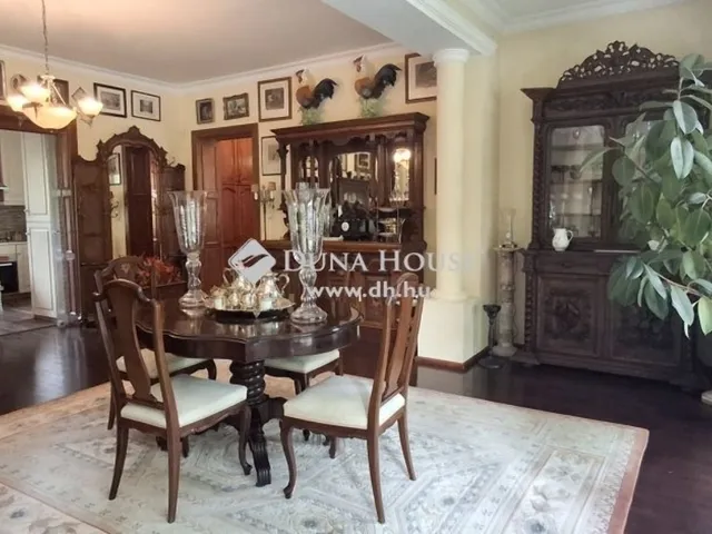 Eladó ház Leányfalu 250 nm