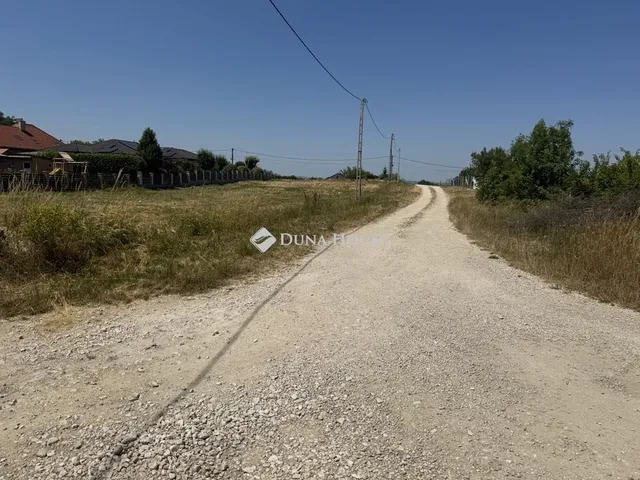 Eladó telek Úrhida 1078 nm