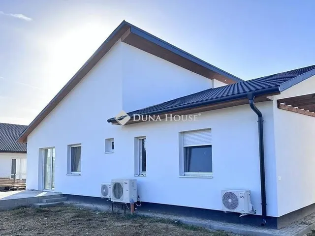Eladó ház Hernád 96 nm