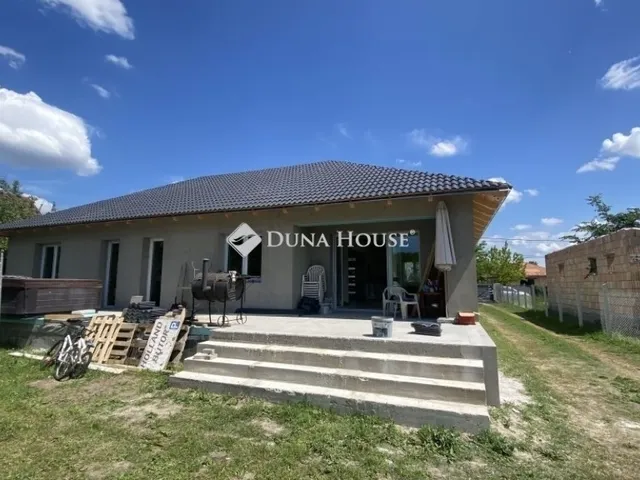 Eladó ház Nagykáta 229 nm