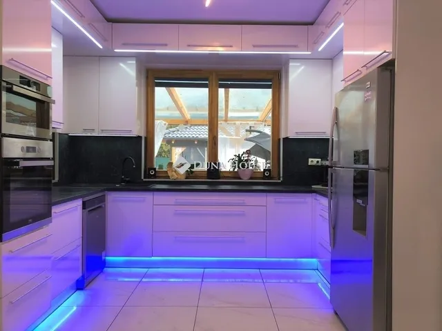 Eladó ház Halásztelek 230 nm