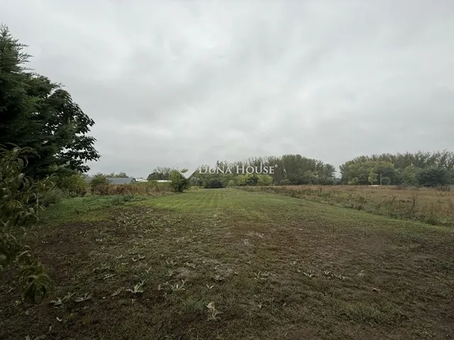 Eladó ház Áporka 166 nm