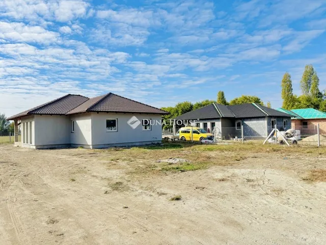 Eladó ház Kiskunlacháza 99 nm