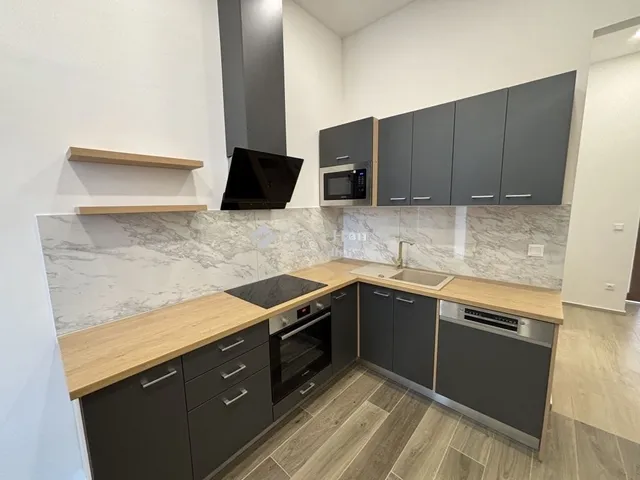 Eladó lakás Budapest VI. kerület 83 nm