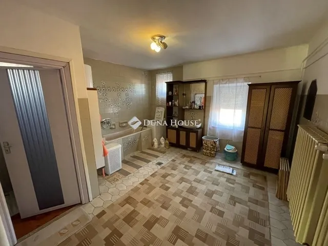 Eladó ház Dabas 240 nm