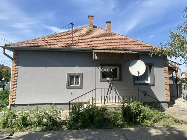 Eladó ház Tass 70 nm